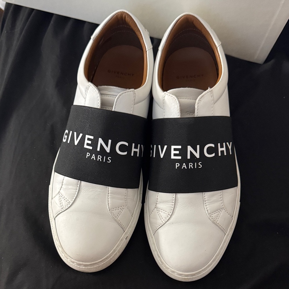 Givenchy Women’s Urban Street low top sneakers 38European